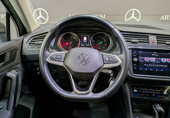 Подержанный автомобиль Volkswagen Tiguan 2021 года (16 фото)