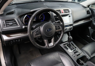 Подержанный автомобиль Subaru Outback Wagon 2016 года (12 фото)