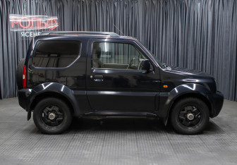 Подержанный автомобиль Suzuki Jimny 2012 года (4 фото)