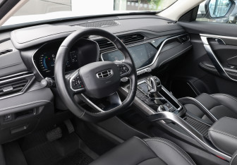 Подержанный автомобиль Geely Atlas Pro 2023 года (16 фото)