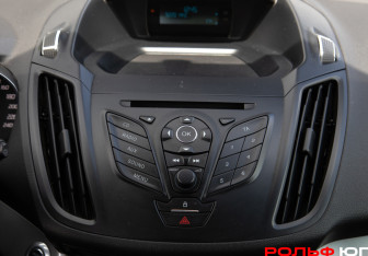 Подержанный автомобиль Ford Kuga 2014 года (13 фото)