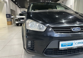 Подержанный автомобиль Ford C-MAX 2007 года (8 фото)