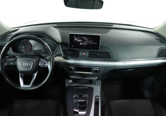 Подержанный автомобиль Audi Q5 2017 года (12 фото)
