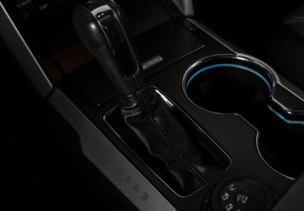 Подержанный автомобиль Ford Explorer 2014 года (20 фото)