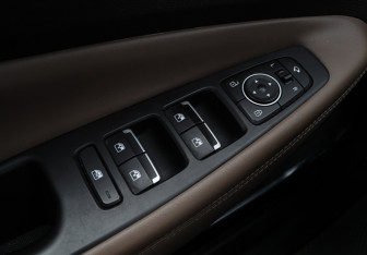 Подержанный автомобиль Hyundai Santa Fe 2022 года (23 фото)