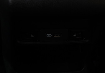 Подержанный автомобиль Geely Coolray 2023 года (9 фото)