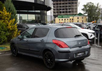 Подержанный автомобиль Peugeot 308 Hatchback 2008 года (5 фото)