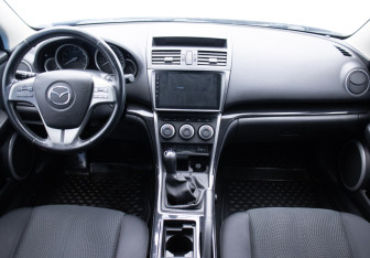 Подержанный автомобиль Mazda 6 Wagon 2008 года (13 фото)