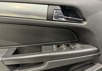 Подержанный автомобиль Opel Astra Wagon 2011 года (17 фото)