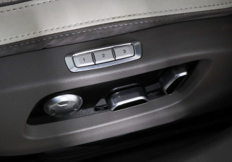 Подержанный автомобиль Hongqi H9 2022 года (18 фото)