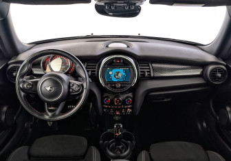 Подержанный автомобиль MINI Hatch 2019 года (14 фото)