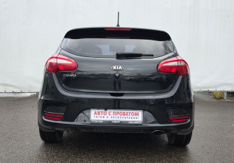 Подержанный автомобиль Kia Ceed Hatchback 2015 года (6 фото)