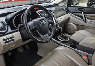 Подержанный автомобиль Mazda CX-7 2011 года (16 фото)
