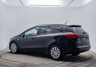 Подержанный автомобиль Kia Ceed Wagon 2015 года (7 фото)