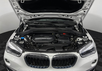 Подержанный автомобиль BMW X1 2018 года (10 фото)