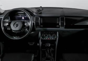 Подержанный автомобиль Skoda Kodiaq 2023 года (12 фото)