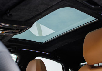 Подержанный автомобиль Audi A8 2019 года (22 фото)