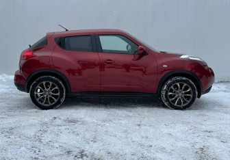 Подержанный автомобиль Nissan Juke 2013 года (4 фото)