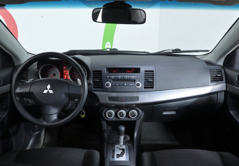 Подержанный автомобиль Mitsubishi Lancer Sedan 2007 года (8 фото)