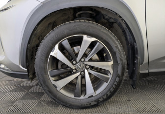 Подержанный автомобиль Lexus NX 2018 года (18 фото)