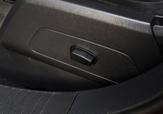 Подержанный автомобиль Jeep Compass 2011 года (16 фото)