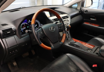 Подержанный автомобиль Lexus RX 2010 года (7 фото)