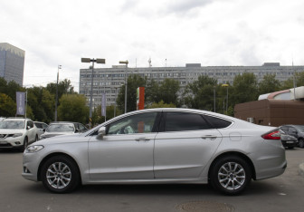 Подержанный автомобиль Ford Mondeo Sedan 2017 года (8 фото)