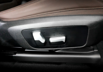 Подержанный автомобиль BMW X4 2021 года (24 фото)