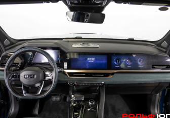 Подержанный автомобиль Geely Monjaro 2023 года (10 фото)