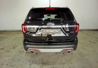 Подержанный автомобиль Ford Explorer 2017 года (5 фото)