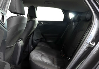 Подержанный автомобиль Kia Ceed Hatchback 2019 года (9 фото)