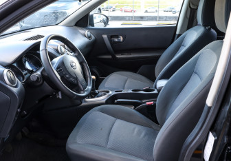 Подержанный автомобиль Nissan Qashqai 2013 года (15 фото)