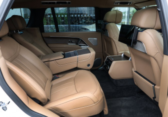 Подержанный автомобиль Land Rover Range Rover 2025 года (13 фото)