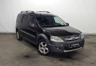 Подержанный автомобиль LADA (ВАЗ) Largus Wagon 2018 года (3 фото)