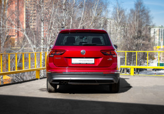 Подержанный автомобиль Volkswagen Tiguan 2017 года (2 фото)