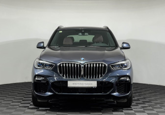 Подержанный автомобиль BMW X5 2021 года (3 фото)