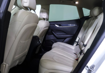 Подержанный автомобиль Maserati Levante 2018 года (11 фото)