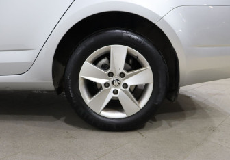 Подержанный автомобиль Skoda Octavia Liftback 2016 года (9 фото)