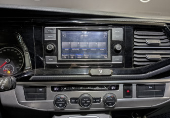 Подержанный автомобиль Volkswagen Caravelle 2020 года (17 фото)