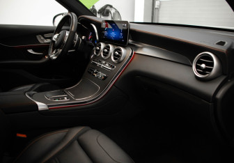 Подержанный автомобиль Mercedes-Benz GLC AMG 2021 года (30 фото)