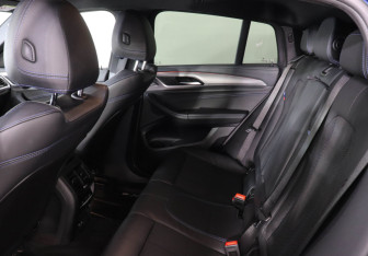 Подержанный автомобиль BMW X4 2021 года (14 фото)