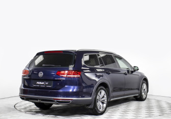 Подержанный автомобиль Volkswagen Passat Wagon 2016 года (5 фото)