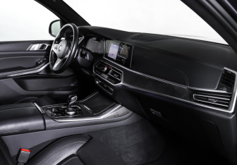 Подержанный автомобиль BMW X7 2019 года (11 фото)