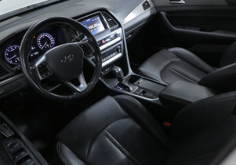 Подержанный автомобиль Hyundai Sonata 2019 года (7 фото)