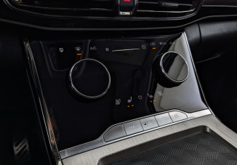 Подержанный автомобиль Exeed VX 2023 года (21 фото)