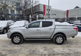 Подержанный автомобиль Mitsubishi L200 2018 года (5 фото)