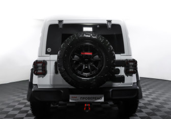 Подержанный автомобиль Jeep Wrangler 2022 года (6 фото)