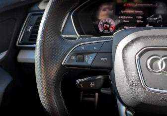 Подержанный автомобиль Audi Q5 2021 года (30 фото)