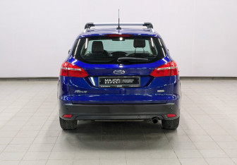 Подержанный автомобиль Ford Focus Wagon 2017 года (22 фото)