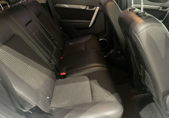 Подержанный автомобиль Chevrolet Captiva 2012 года (11 фото)